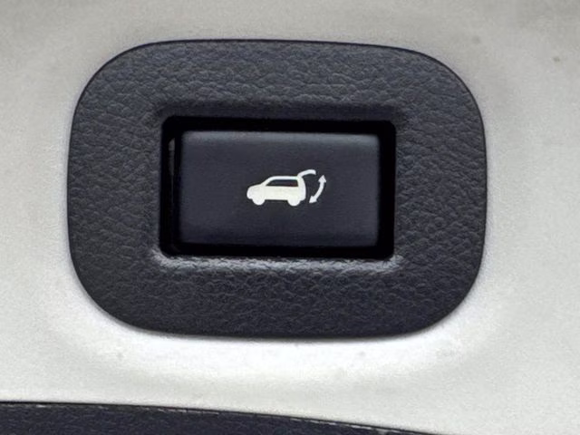 2018 Gun Metallic Nissan Rogue SL AWD SUV