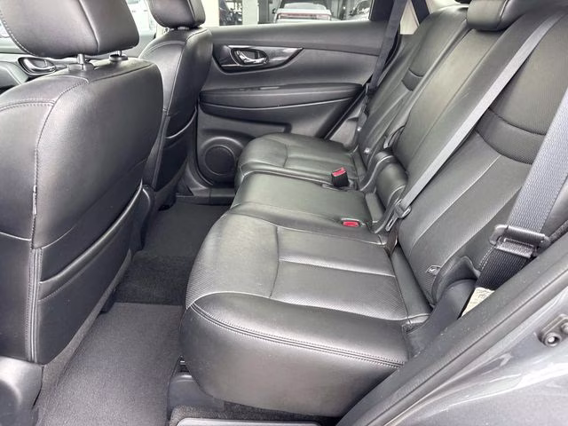2018 Gun Metallic Nissan Rogue SL AWD SUV