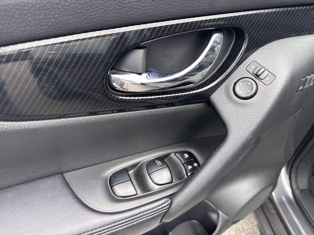 2018 Gun Metallic Nissan Rogue SL AWD SUV