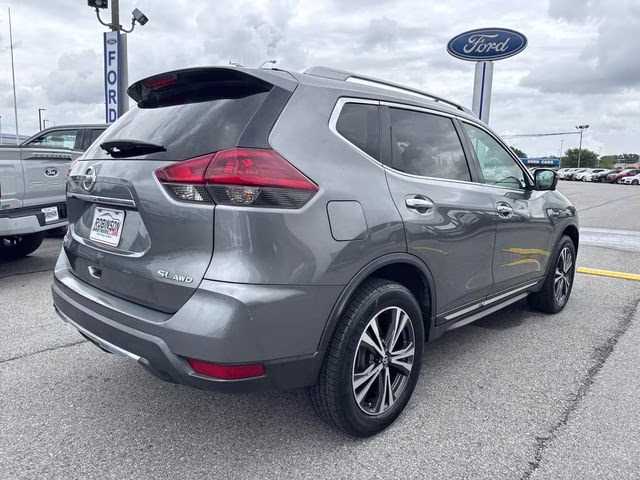 2018 Gun Metallic Nissan Rogue SL AWD SUV