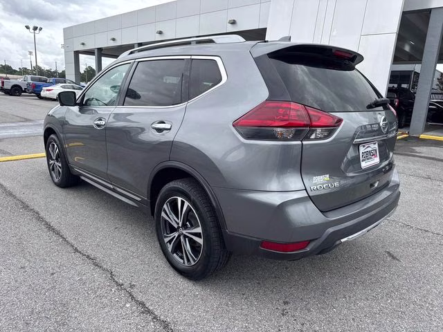 2018 Gun Metallic Nissan Rogue SL AWD SUV