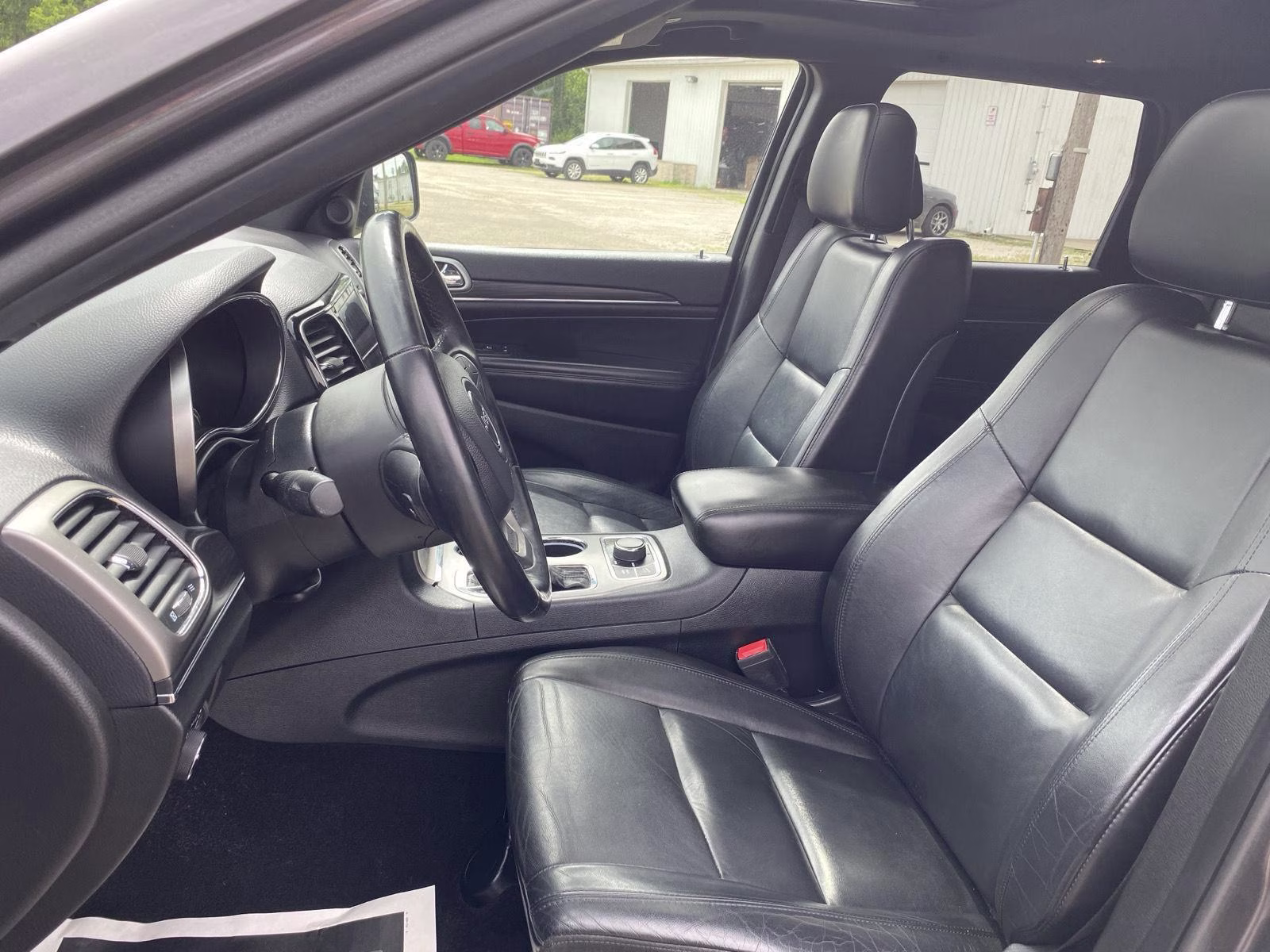 2020 Granite Crystal Metallic Clearcoat Jeep Grand Cherokee Limited 4X4 SUV