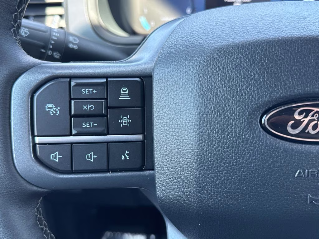 2025 Agate Black Metallic Ford F-150 Lariat 4X4 Truck