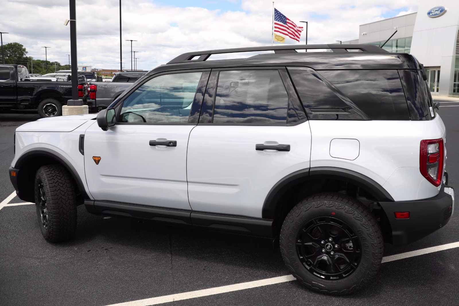 2026 Space White Metallic Ford Bronco Sport Badlands 4X4 SUV