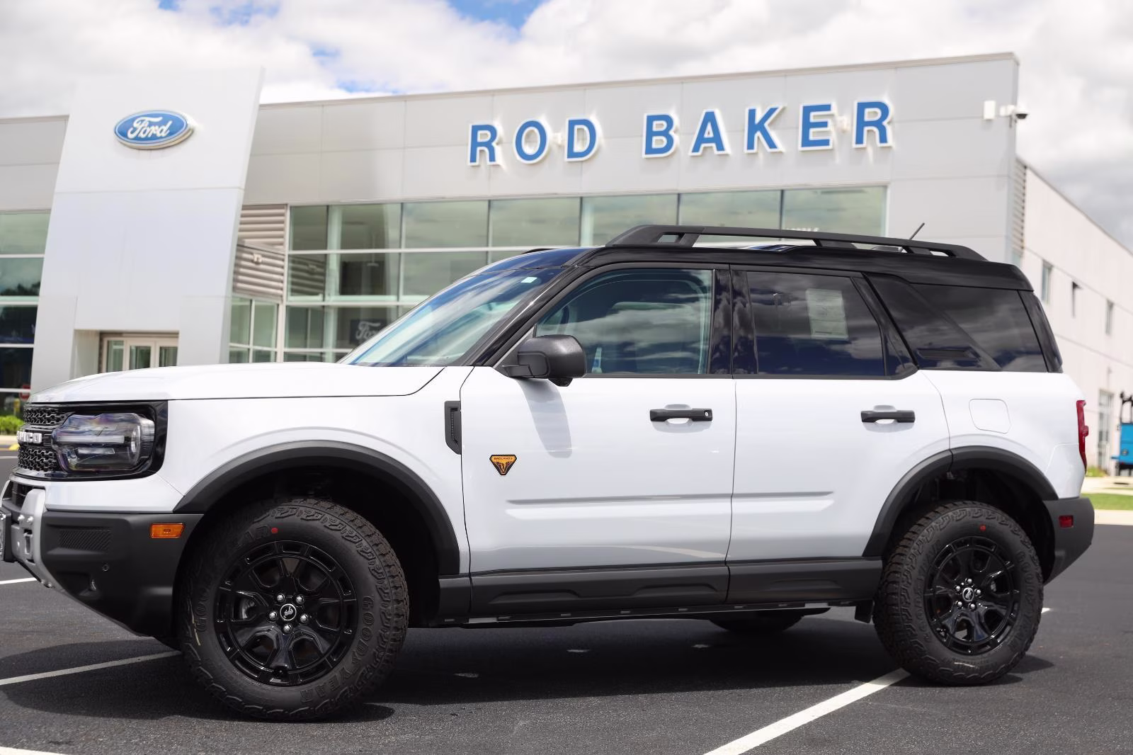 2026 Space White Metallic Ford Bronco Sport Badlands 4X4 SUV