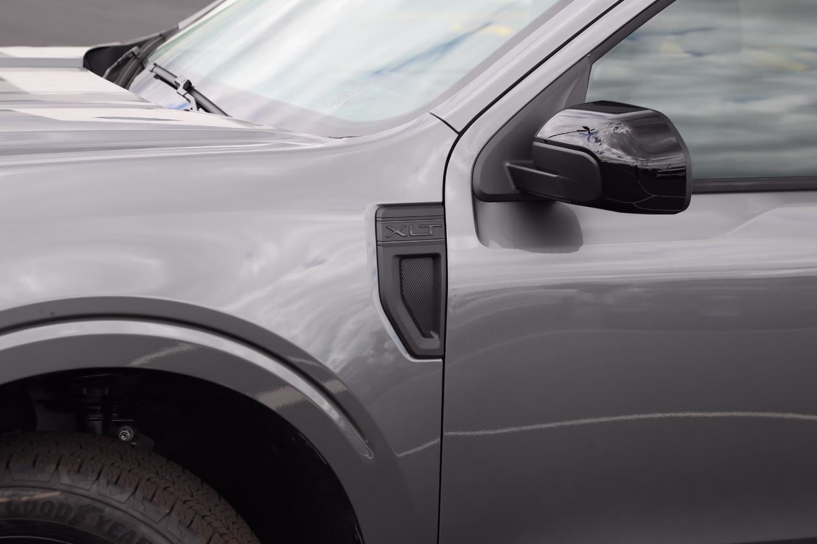 2026 Carbonized Gray Metallic Ford Maverick XLT AWD Truck