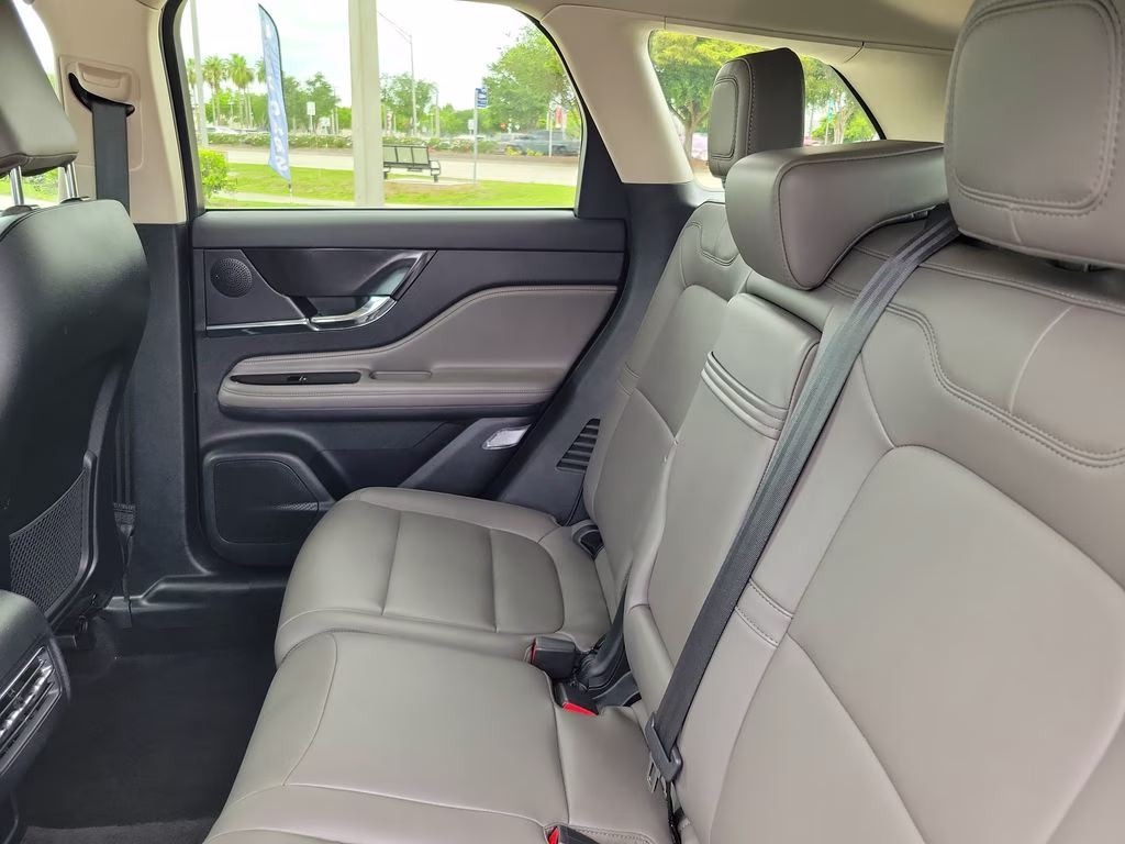 2024 Infinite Black Metallic Clearcoat Lincoln Corsair Premiere FWD SUV