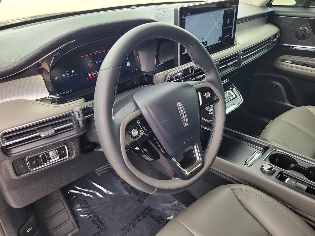 2024 Infinite Black Metallic Clearcoat Lincoln Corsair Premiere FWD SUV