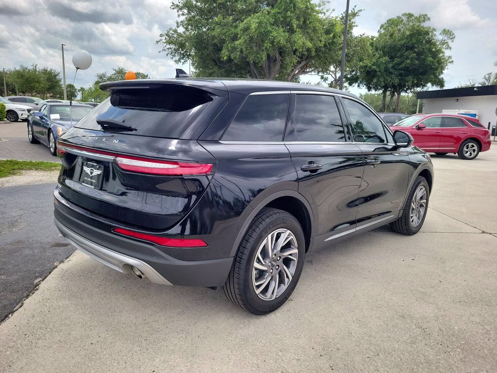 2024 Infinite Black Metallic Clearcoat Lincoln Corsair Premiere FWD SUV