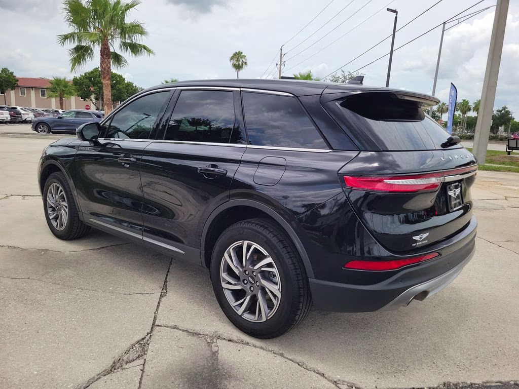 2024 Infinite Black Metallic Clearcoat Lincoln Corsair Premiere FWD SUV