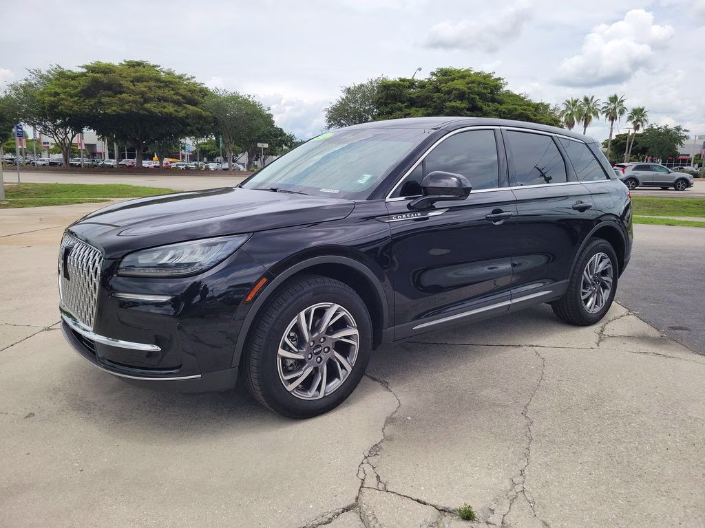 2024 Infinite Black Metallic Clearcoat Lincoln Corsair Premiere FWD SUV