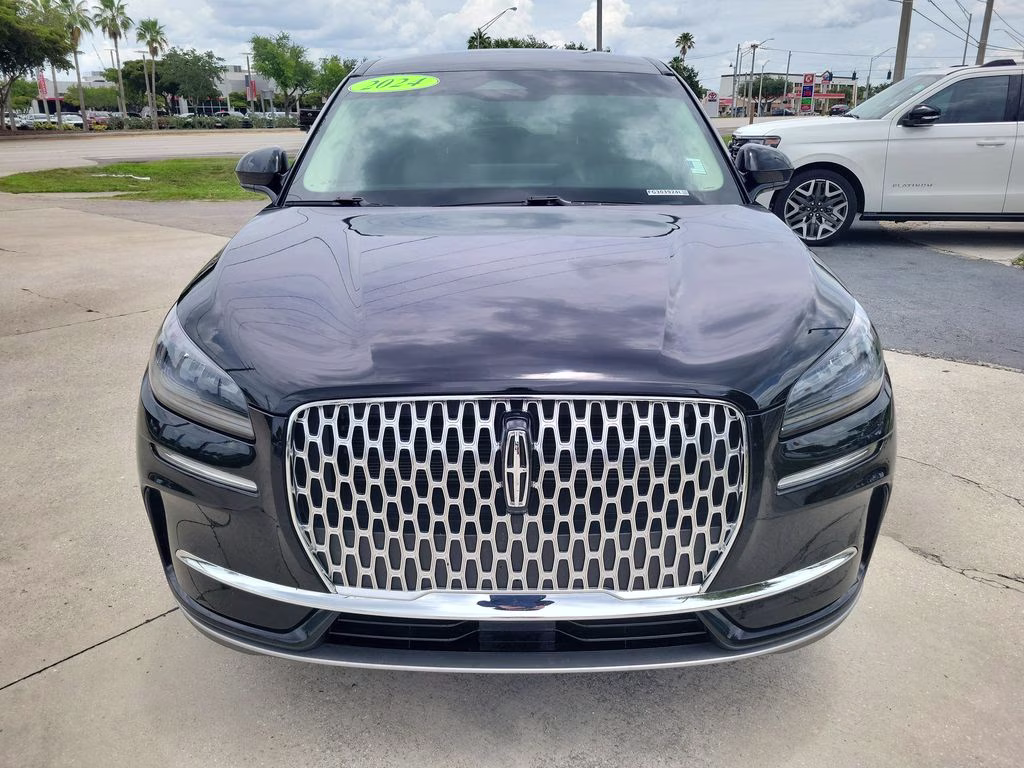 2024 Infinite Black Metallic Clearcoat Lincoln Corsair Premiere FWD SUV