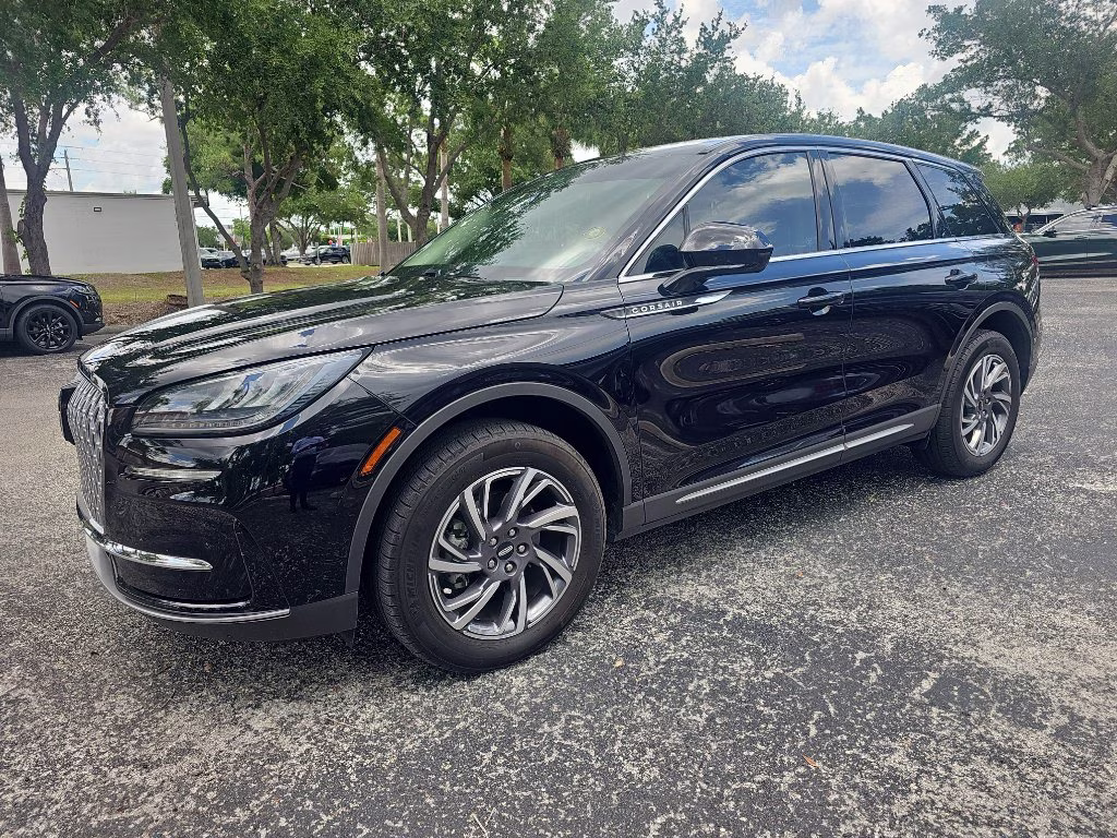 2024 Infinite Black Metallic Clearcoat Lincoln Corsair Premiere FWD SUV