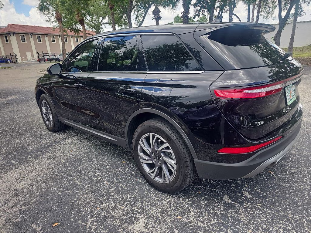 2024 Infinite Black Metallic Clearcoat Lincoln Corsair Premiere FWD SUV