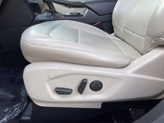 2019 Burgundy Ford Explorer XLT FWD SUV