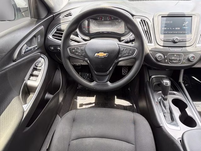 2017 Silver Ice Metallic Chevrolet Malibu LT FWD Sedan