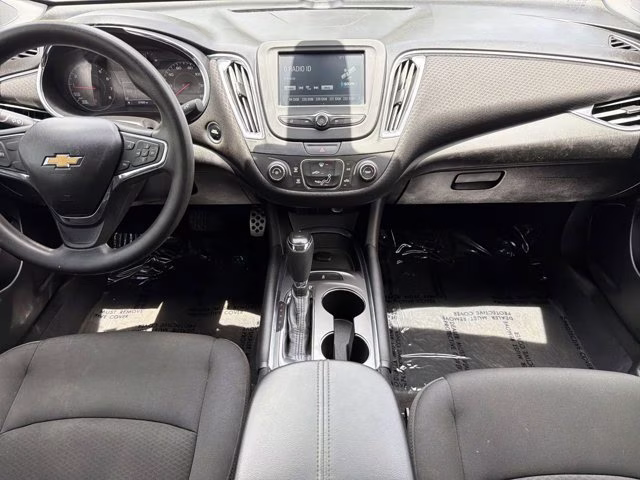 2017 Silver Ice Metallic Chevrolet Malibu LT FWD Sedan