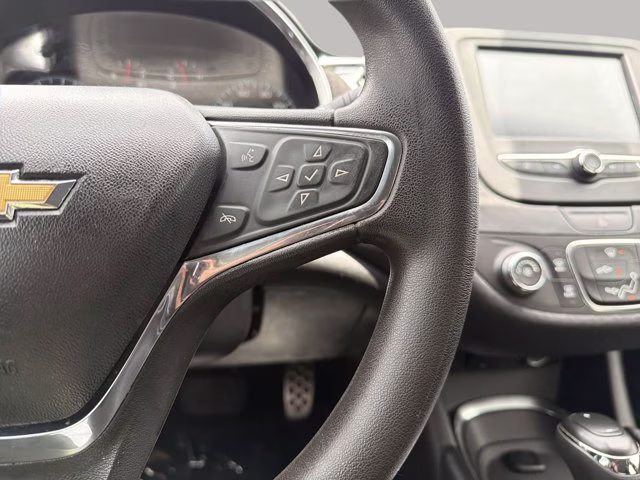 2017 Silver Ice Metallic Chevrolet Malibu LT FWD Sedan