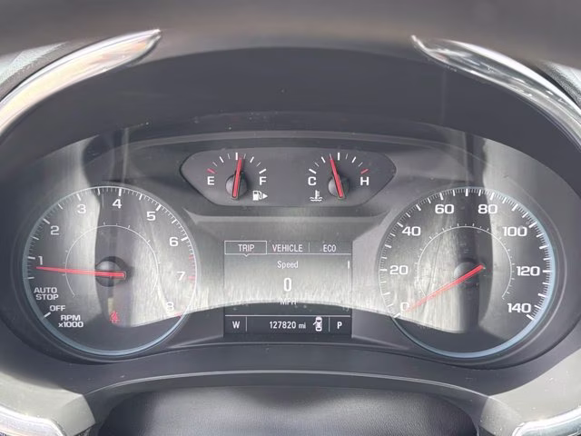 2017 Silver Ice Metallic Chevrolet Malibu LT FWD Sedan