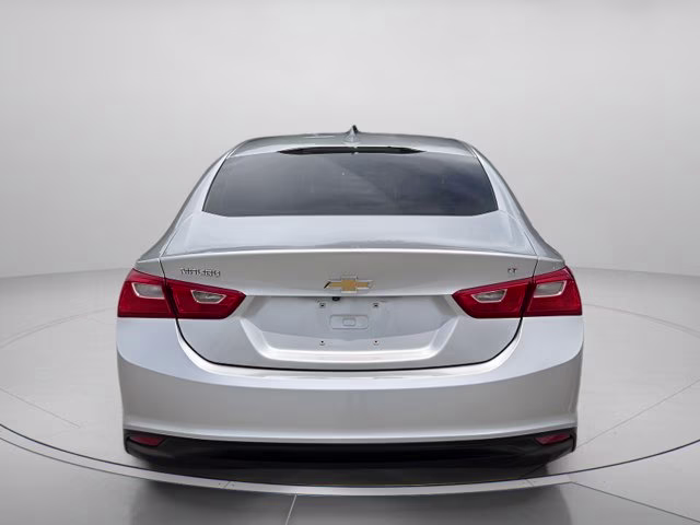 2017 Silver Ice Metallic Chevrolet Malibu LT FWD Sedan