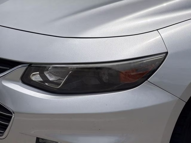 2017 Silver Ice Metallic Chevrolet Malibu LT FWD Sedan