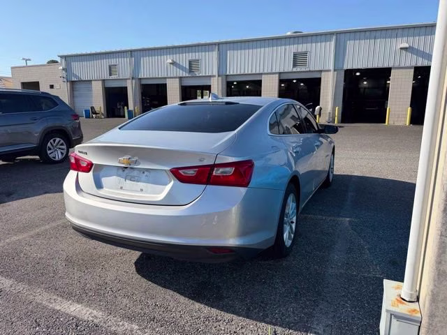 2017 Silver Ice Metallic Chevrolet Malibu LT FWD Sedan