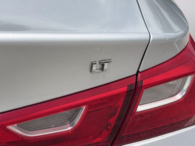 2017 Silver Ice Metallic Chevrolet Malibu LT FWD Sedan