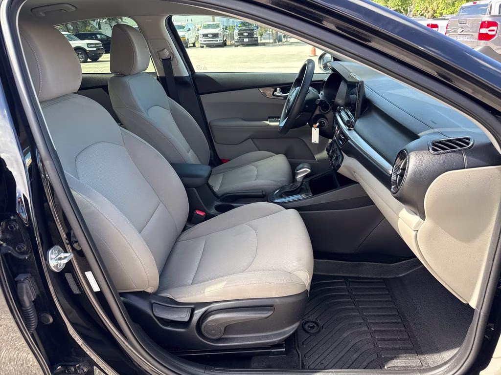 2021 Aurora Black Pearl Kia Forte LXS FWD Sedan