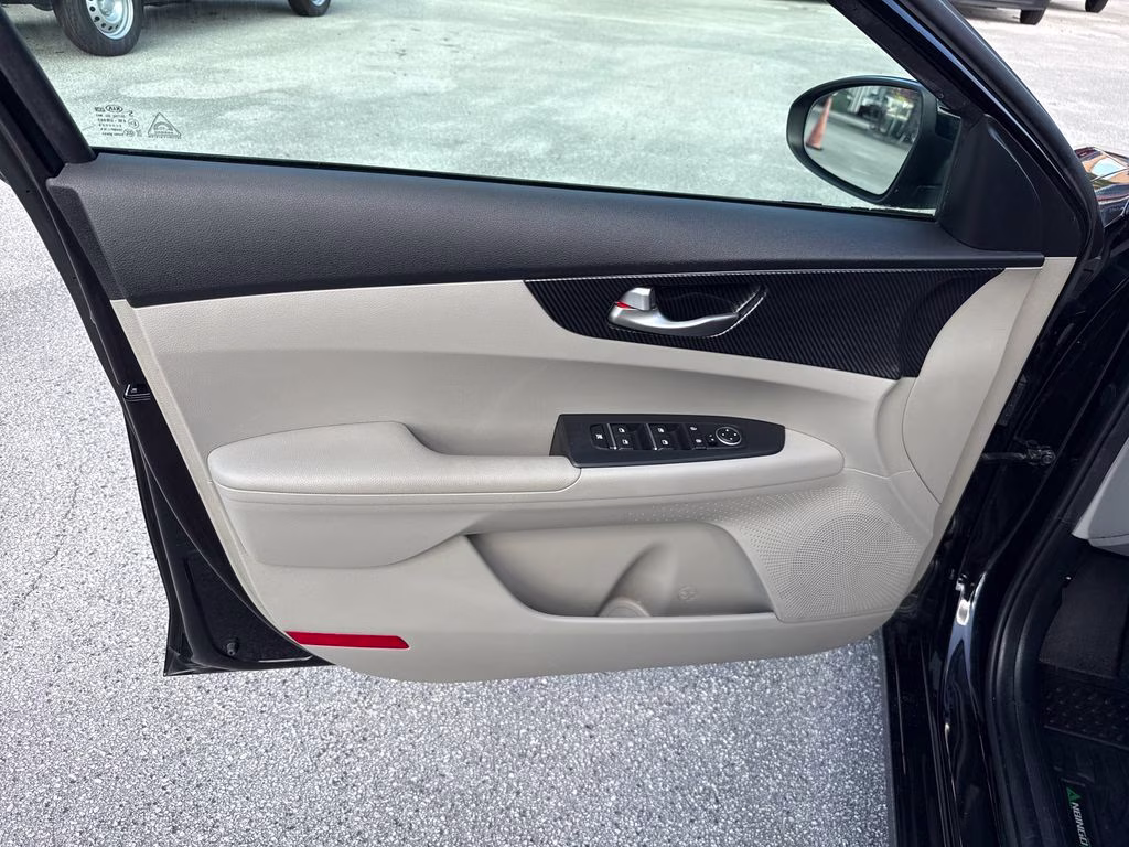 2021 Aurora Black Pearl Kia Forte LXS FWD Sedan