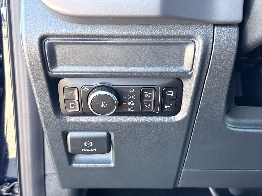2025 Antimatter Blue Metallic Ford F-150 XLT 4X4 Truck