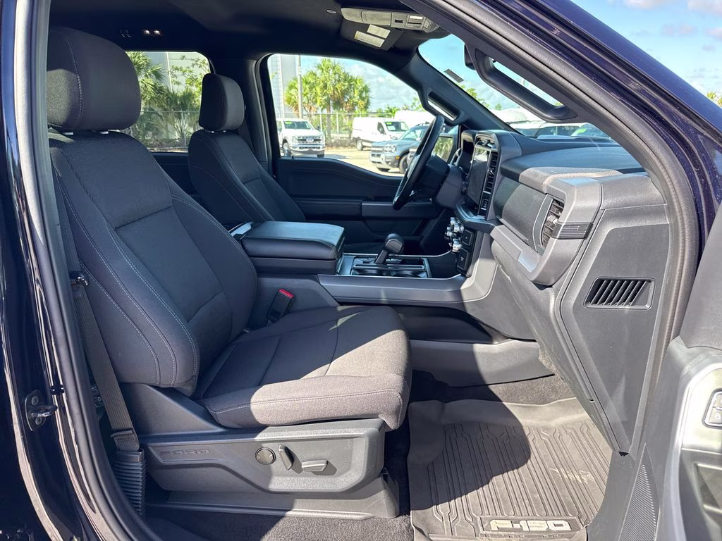 2025 Antimatter Blue Metallic Ford F-150 XLT 4X4 Truck