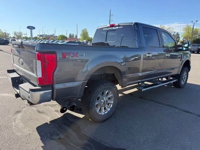 2018 Magnetic Metallic Ford Super Duty F-250 SRW Lariat 4X4 Truck