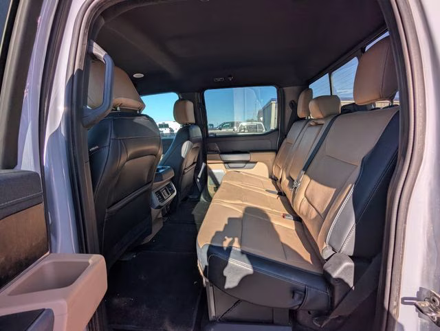 2024 Gray Metallic Ford Super Duty F-350 SRW Lariat 4X4 Truck