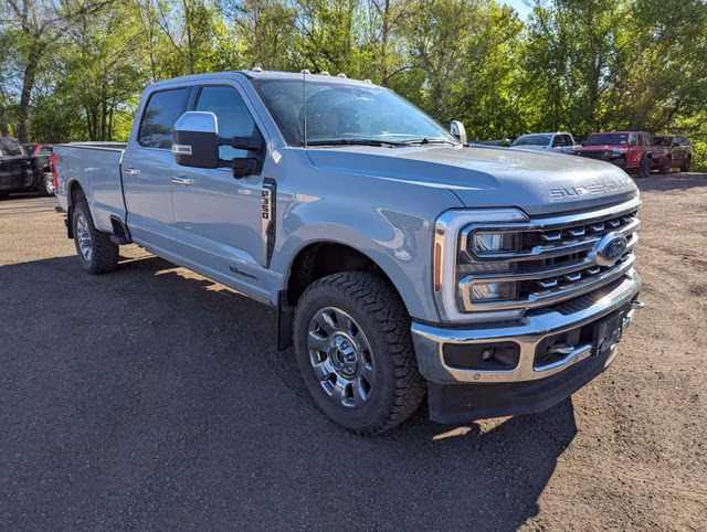 2024 Gray Metallic Ford Super Duty F-350 SRW Lariat 4X4 Truck