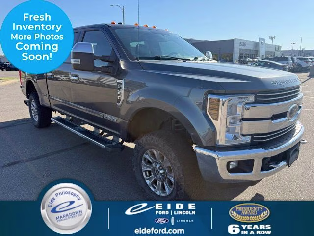 2018 Magnetic Metallic Ford Super Duty F-250 SRW Lariat 4X4 Truck