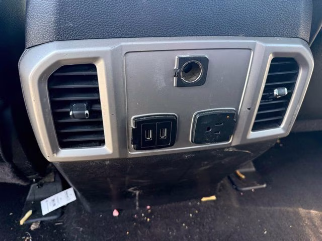 2018 Magnetic Metallic Ford Super Duty F-250 SRW Lariat 4X4 Truck