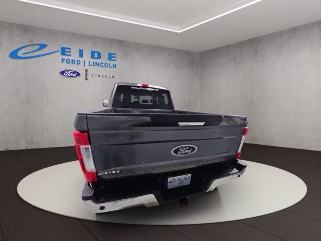 2018 Magnetic Metallic Ford Super Duty F-250 SRW Lariat 4X4 Truck