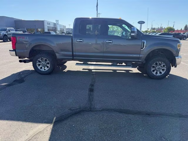 2018 Magnetic Metallic Ford Super Duty F-250 SRW Lariat 4X4 Truck