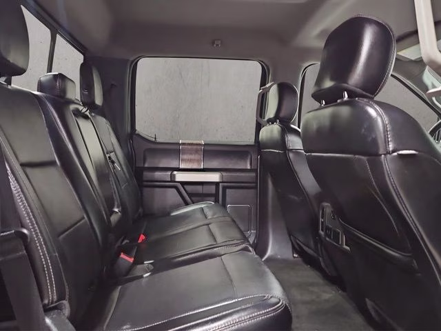 2018 Magnetic Metallic Ford Super Duty F-250 SRW Lariat 4X4 Truck