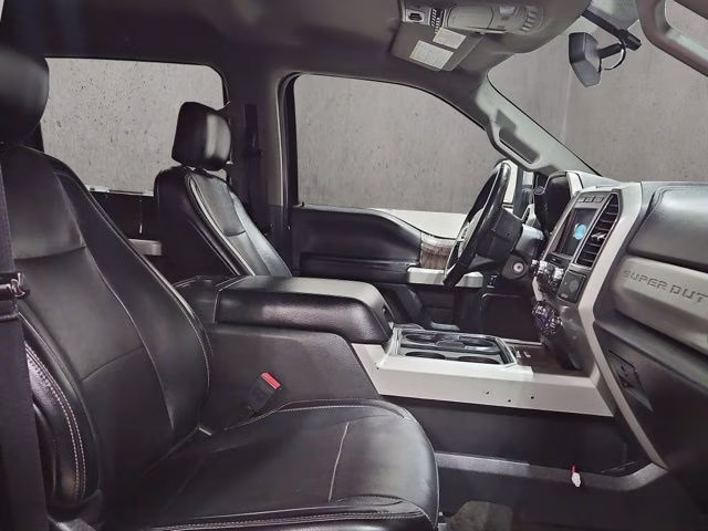 2018 Magnetic Metallic Ford Super Duty F-250 SRW Lariat 4X4 Truck