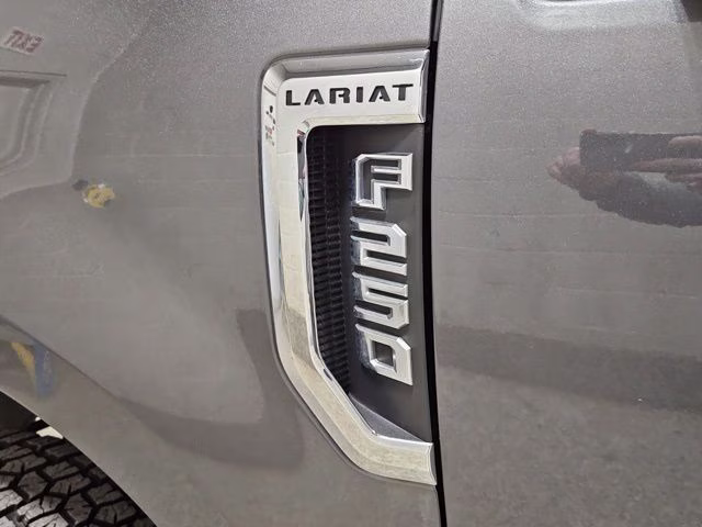 2018 Magnetic Metallic Ford Super Duty F-250 SRW Lariat 4X4 Truck