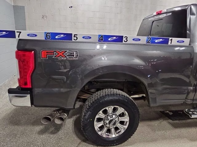 2018 Magnetic Metallic Ford Super Duty F-250 SRW Lariat 4X4 Truck
