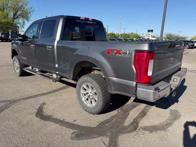 2018 Magnetic Metallic Ford Super Duty F-250 SRW Lariat 4X4 Truck
