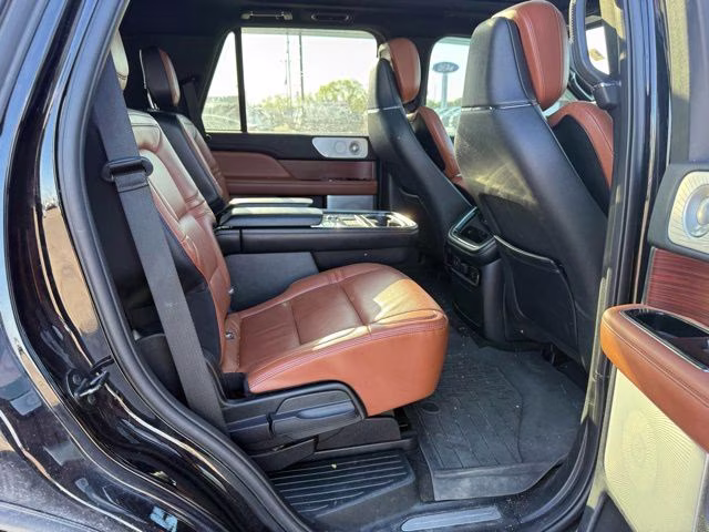2020 Infinite Black Lincoln Navigator Reserve 4X4 SUV