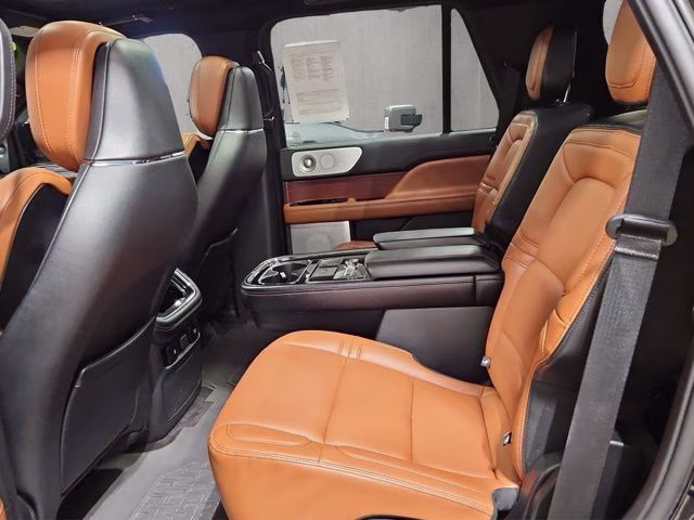 2020 Infinite Black Lincoln Navigator Reserve 4X4 SUV