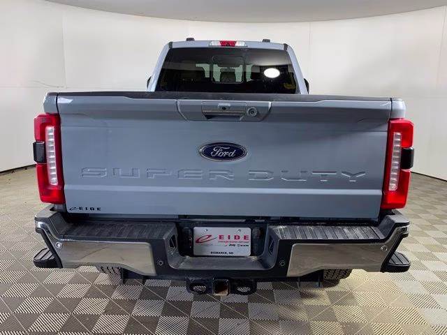 2024 Glacier Gray Metallic TriCoat Ford Super Duty F-350 SRW Lariat 4X4 Truck