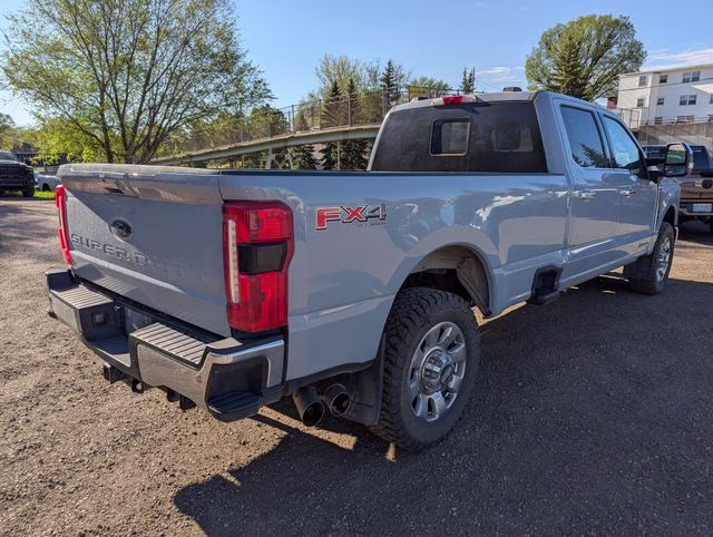 2024 Gray Metallic Ford Super Duty F-350 SRW Lariat 4X4 Truck