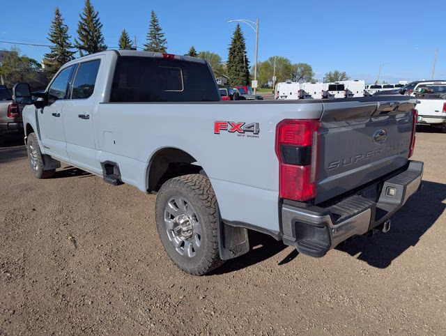 2024 Gray Metallic Ford Super Duty F-350 SRW Lariat 4X4 Truck