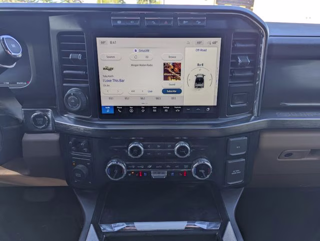 2024 Gray Metallic Ford Super Duty F-350 SRW Lariat 4X4 Truck