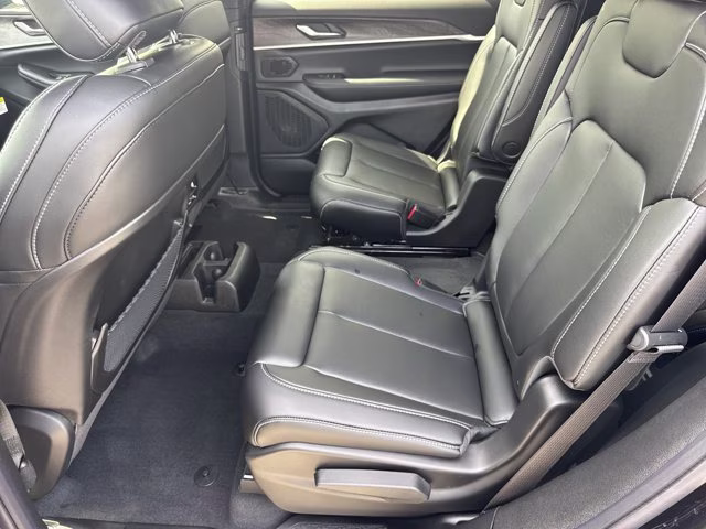 2026 Diamond Black Crystal Pearlcoat Jeep Grand Cherokee L Limited RWD SUV